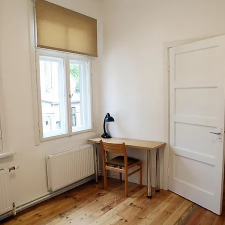 Academic Apartment *